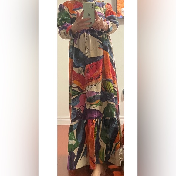 Maxi dress.Free size can fit up to 44 bustline - Picture 3 of 3